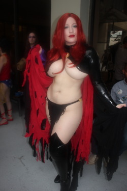 oldnerdybasterd:  Madelyn Pryor the Goblin Queen cosplay by the phenomenal BelleChere. Dragon*Con 2013  