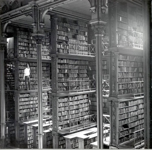 Cincinnati’s main library. Demolished in