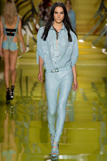 Label:VersaceFashion Show:Spring/Summer 2014 in MilanModels:Kasia Struss, Kati Nescher, Tian Yi, Ann