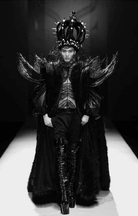 misanthropicmessiah:  Hu Sheguang 