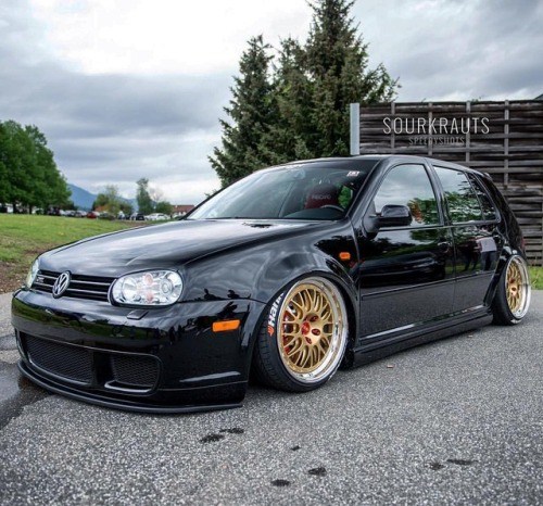 Black Golf Down. __Owner: ?Photo: @speedyshots
