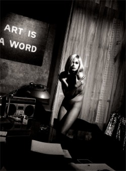 Vivipiuomeno:  Bettina Rheims Ph. - Art Is A Word 