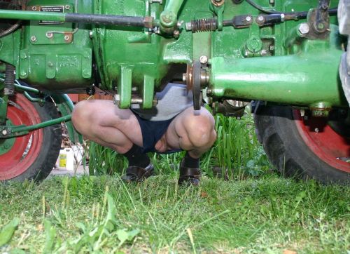 arktrucker: colorfulwonderlandwinner: Oops!! John Deere should use this pic in their ads!