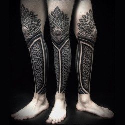 antonioedsoncadengue:  vilemajik:  dubuddha-tattoo:  Calf Sleeve Tattoo  Love this    Please follow me: http://antonioedsoncadengue.tumblr.com/archive   