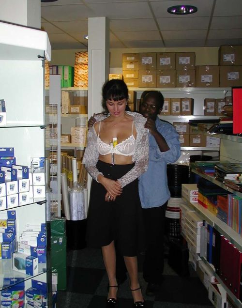 SERIE 161 Vol dans la papeterie-shoplifting at stationer’s 2005