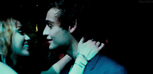 staymileys:  It’s so good to love someone so much it hurts. I don’t know how people survive this. Honestly, I don’t. - LOL, 2012 