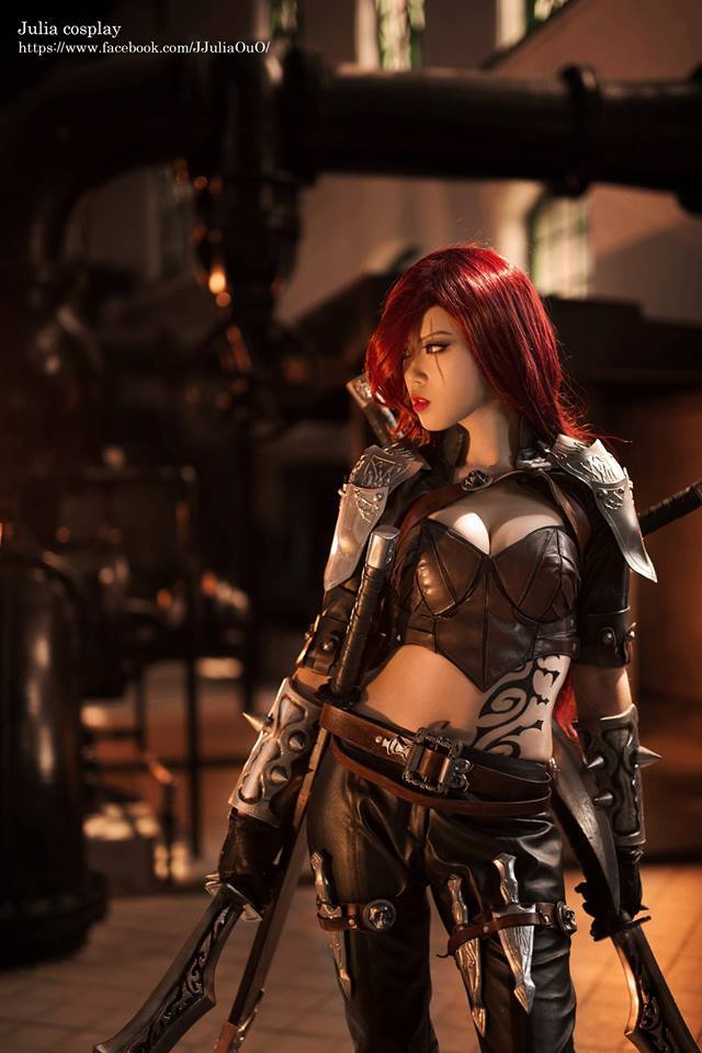 league-of-legends-sexy-girls:   Katarina Cosplay   O oO &lt;3