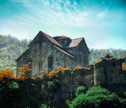 destroyed-and-abandoned:  Akhtala monastery, Armenia | Flickr Source: Sako Tchilingirian (flickr) 