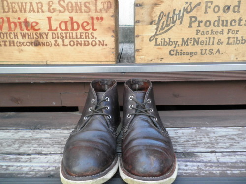 red-wing-shoes-taiwan:  Red Wing - Heritage Work, Chukka, #3141 in Briar “Oil Slick” leather. Official Red Wing Shoes Taiwan Website:http://redwingshoestw.com/site/index.php銷售店點：http://redwingshoestw.com/site/stores.index.php   Image Source: