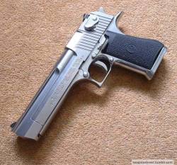 weaponslover:  Desert Eagle .50AE