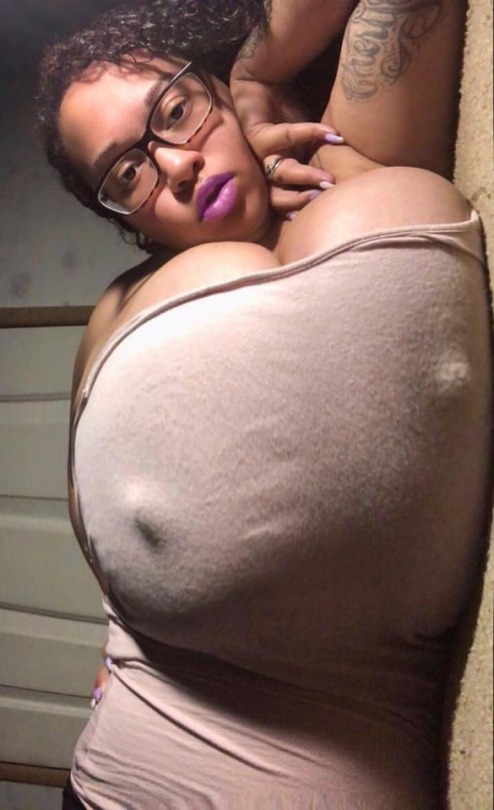 poohdawolf:  bigtittysbignipplesbigareolas:    Yup 