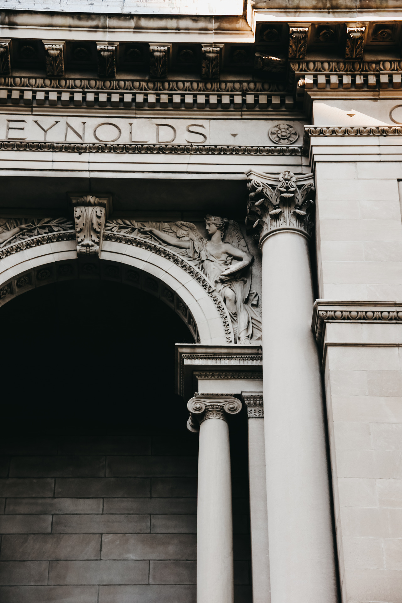 fantasmicly:  So much beauty in one buildingThe Art Institute of Chicago, September