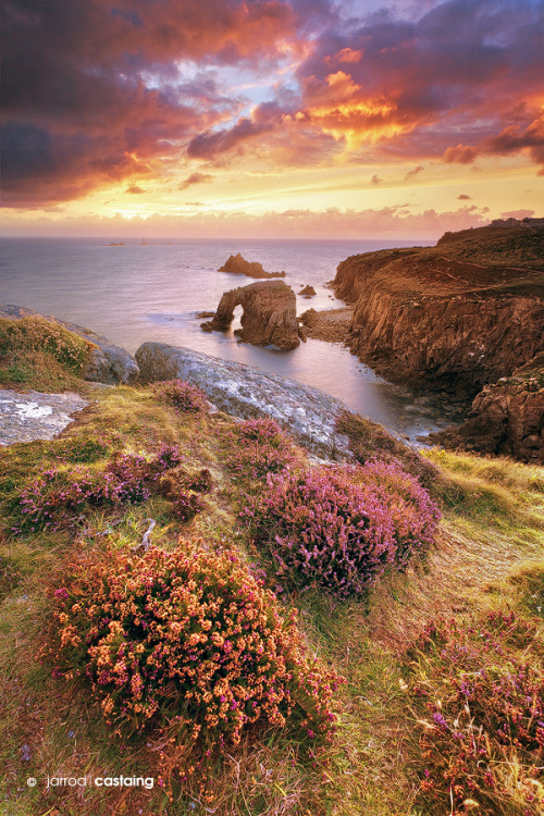 the-hanging-garden:UK - England - Land’s End (by Jarrod Castaing)