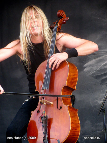behind the hair is Eicca Toppinen (Apocalyptica)