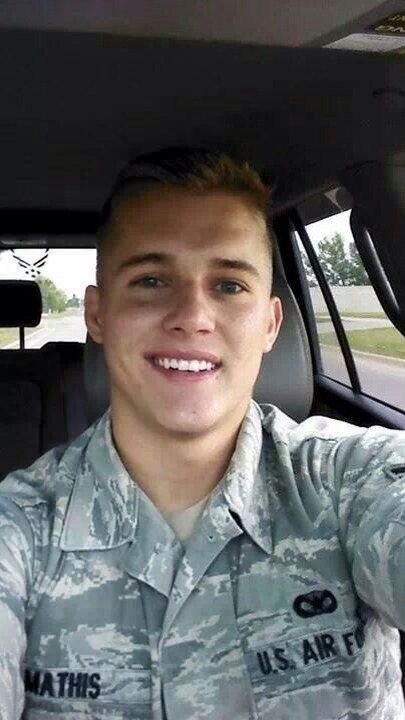jacktwister:  Hot Young Soldier.  Fuck what a cutie!
