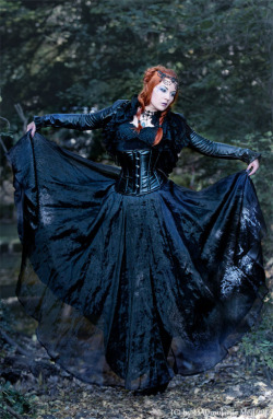 victorian-goth:  Victorian goth http://victorian-goth.tumblr.com/