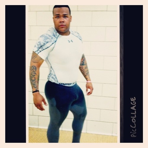hotthickboys:  ibetalkinguap:  tmckenzie85:  Such a cutie, hottie, all of thee above  who. is. this. 😍😍😍   Follow the Blog http://hotthickboys.tumblr.com/