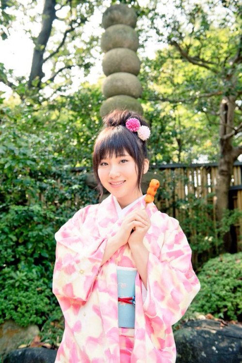 A Date In The Temple - Takahashi Juri (高橋朱里)