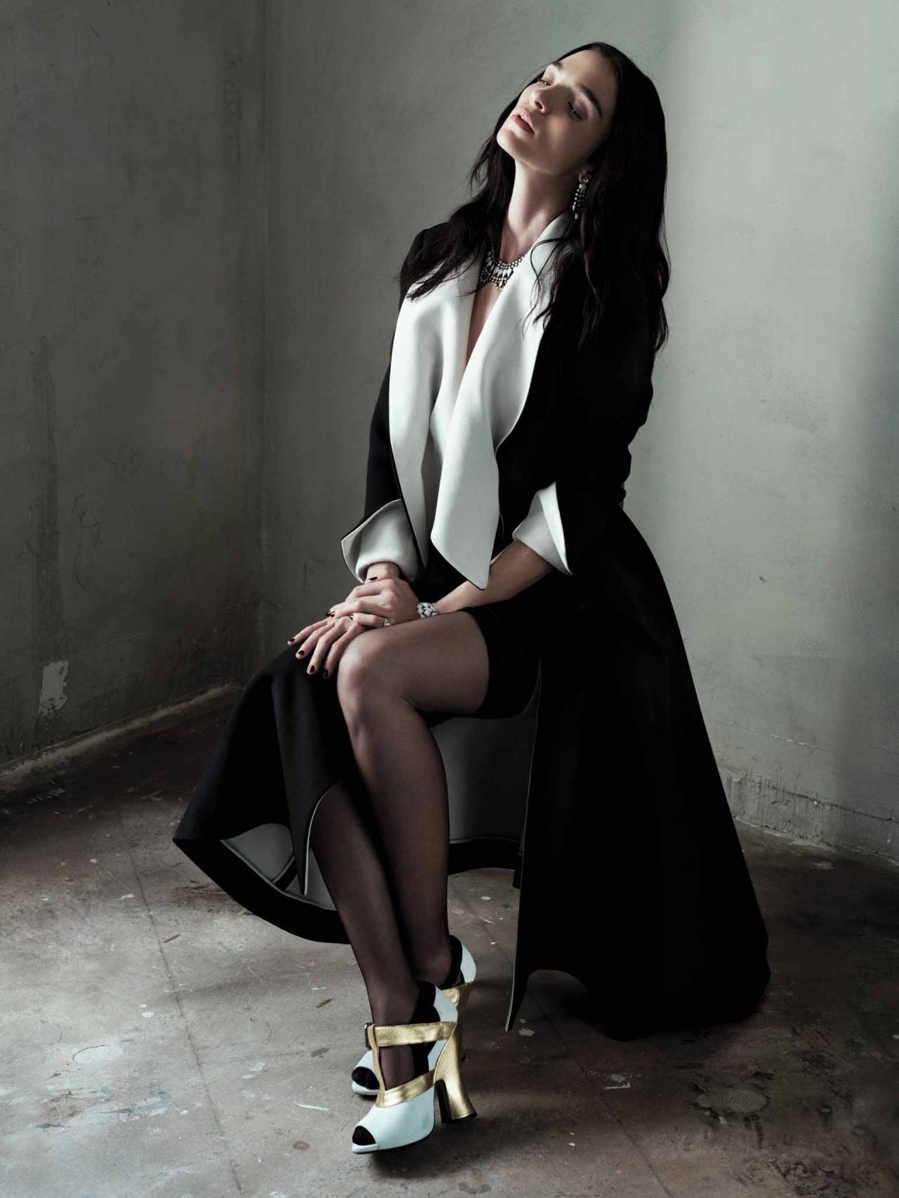saloandseverine:  Vogue China November 2013, Neo Noir Mariacarla Boscono by Willy