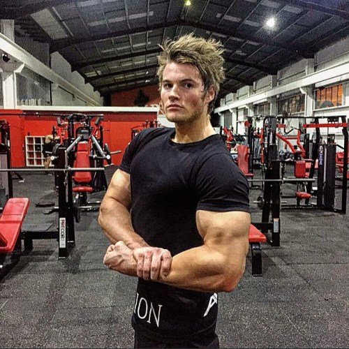 beautifulyoungmuscle:  the growth of Carlton Loth (and my crotch region, after looking at these new pics!) 