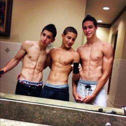 sagginboys:  We have AE, Hanes and FOTL waistbands.