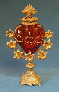 signorcasaubon:  A selection of French votive lamps