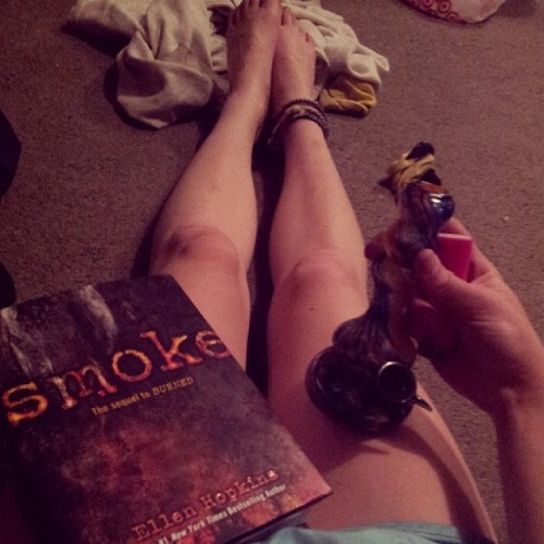 #bongrips and the fantastic #smoke by #ellenhopkins before bed is just what I needed #straightup #re