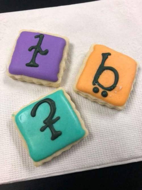 allthingslinguistic:Colourful IPA cookies from Elise Bell in celebration of her dissertation de
