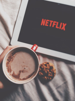 Daisypetalsinmyhair:  Hot Chocolate, Cookies &Amp;Amp; Netflix ♥