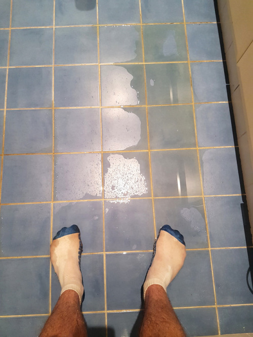 mrwetmess: Flooded The Bathroom!Reblog if porn pictures