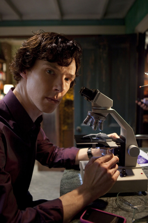 nixxie-fic:New Selection: BBC Sherlock - Production Stills - Sherlock wearing the purple shirt of se