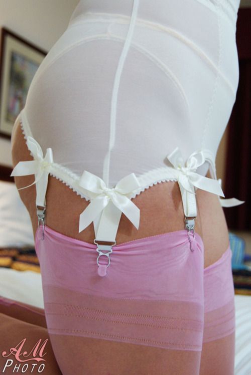 XXX christinea44:  Lovely open girdle !! 💕💖💖 photo