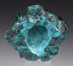 mineralia:  Dioptase from the Democratic Republic of the Congo by Dan Weinrich 