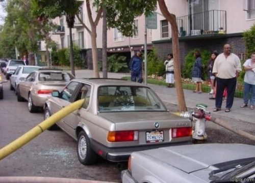 epicdoubletap:lickystickypickyshe:Parking is a challenging sport for some of us.That last one…