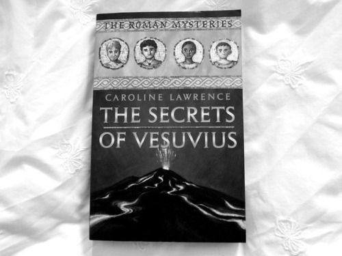 storytime-reviews:First Sentence Fridays: The Secrets of Vesuvius by Caroline Lawrence‘Jonathan, loo