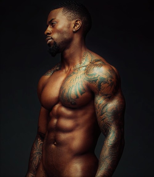 beautifulblackmenfromphilly:  ~Marshunhttps://beautifulblackmenfromphilly.tumblr.com/