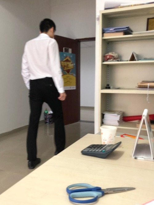 办公室的小哥哥，长腿欧巴