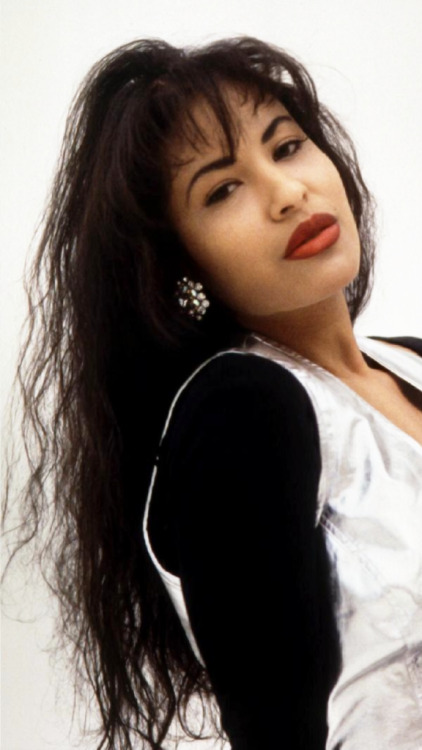 partylocks - Selena Quintanilla Lockscreens (iPhone...