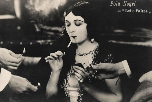 Pola Negrihttps://Painted-Face.com/