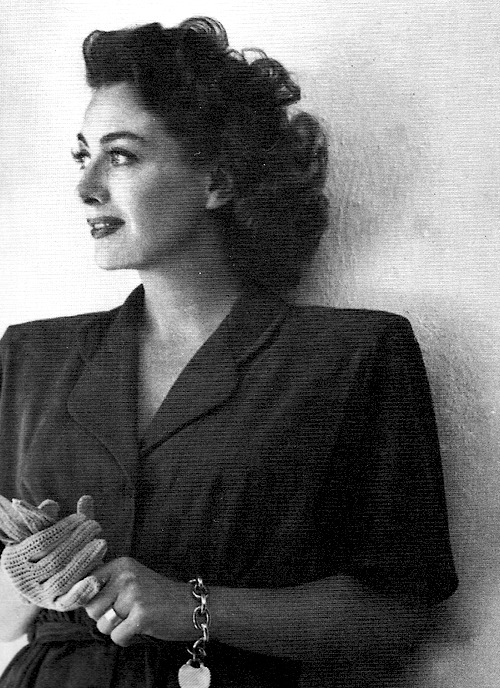 joancrawfords:Joan Crawford, 1940s