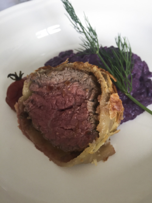 mealandlove:FILETTO IN CROSTA AL PROFUMO DI ANETO SU PUREA DI PATATE E CAROTE VIOLAINGREDIENTI:filet