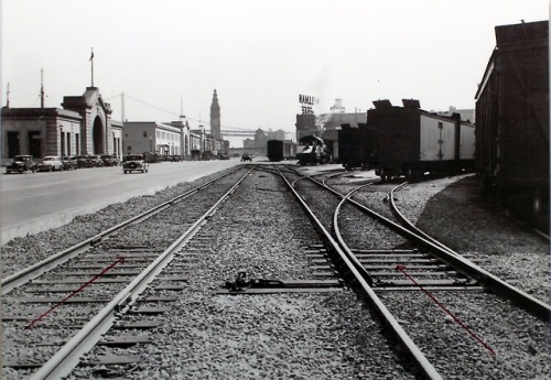 San FranciscoBelt Railroad, a short-line railroad along the Embarcadero from 1890– 1993.In the first