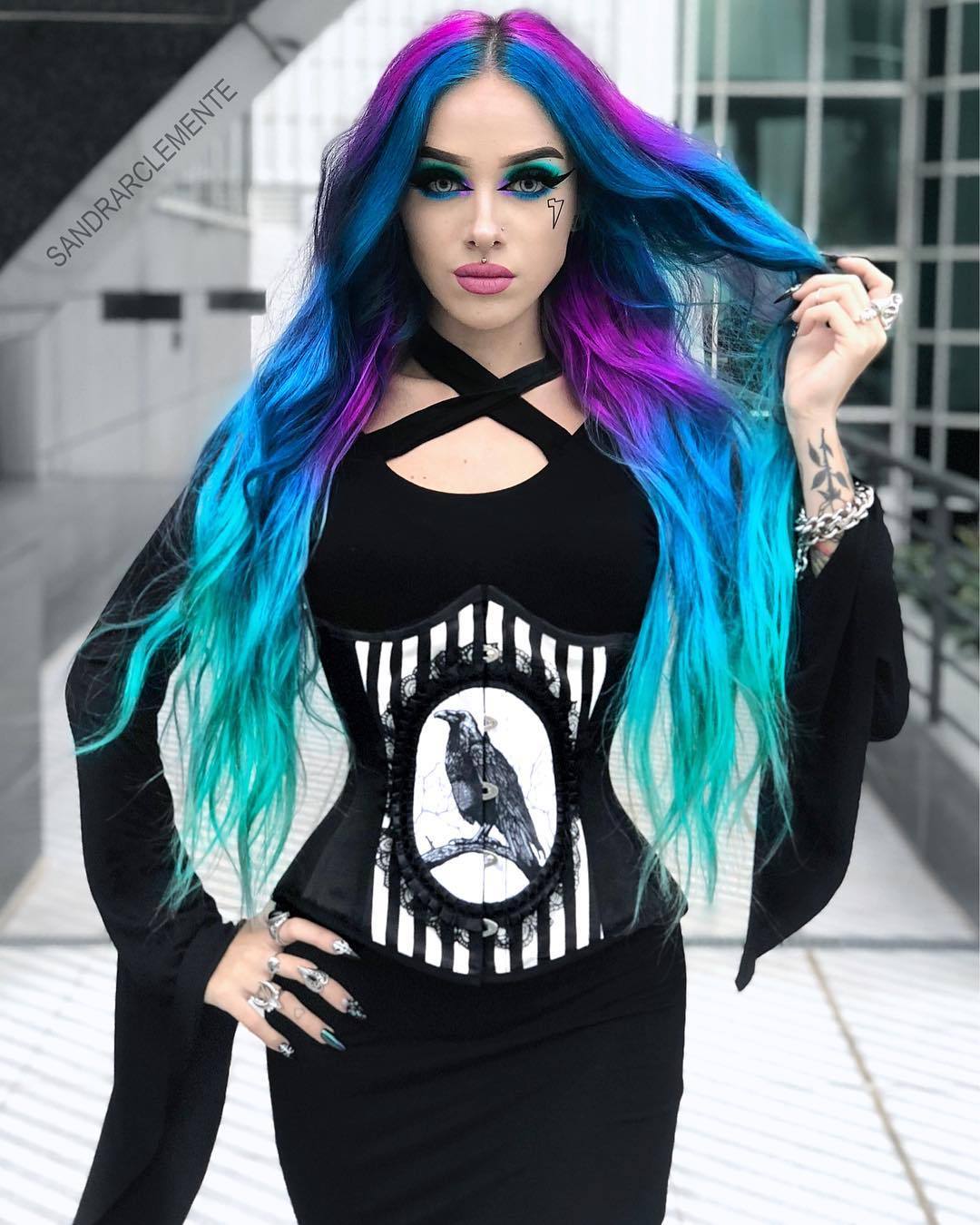 poisonnightmares:  https://www.instagram.com/sandrarclemente/