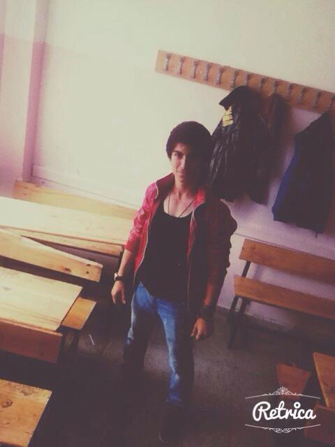 #bmw #girl #yeniinsanlar #kırmızı #red #sarıaraba #yellowcar 