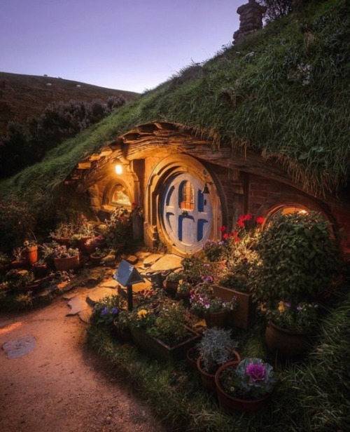 adventure-heart:  The Hobbit House