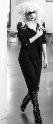 black-and-white-gaga:  October 14th 2009: