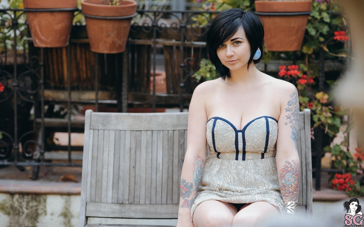 suiciderepublic:  Quinne - Suicide Girls - ‘Collectin Freckles’