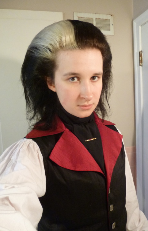 @silver-and-stardust gave me a beautiful cravat pin for my birthday last year and I’m finally wearin