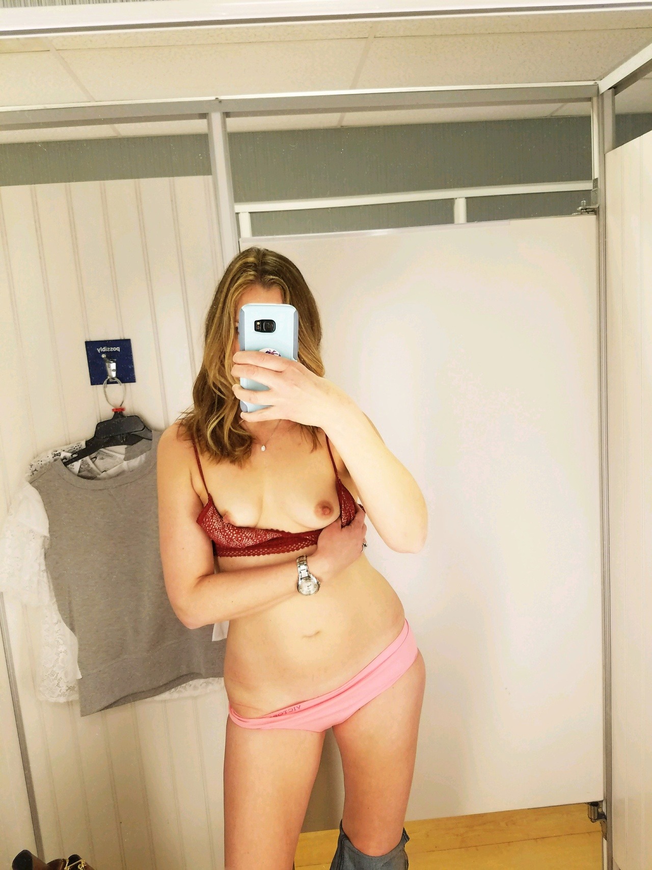 i meant to post the rest of the changing room set earlier this week, sorry!  my favorite