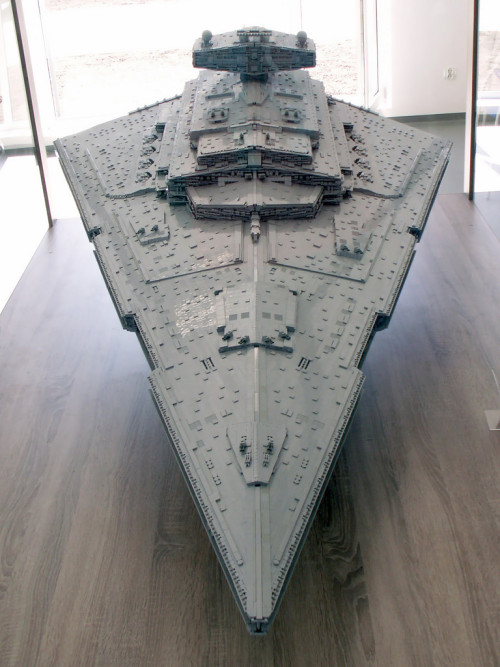 Imperial Star Destroyer Chimaera by Jerac. (par Jerac)